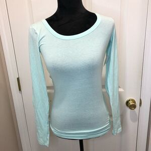 NWT Derek heart light blue long sleeves tee size small